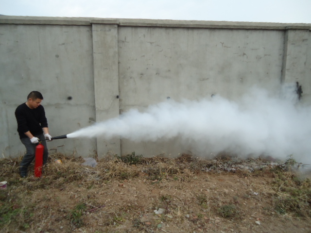 二氧化碳滅火器噴射試驗(yàn)